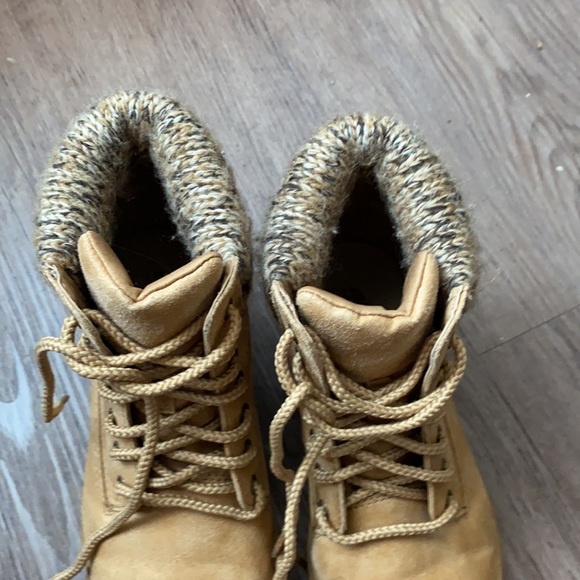 Cliffs by White Mountain Winter Boots - Picture 3 of 3